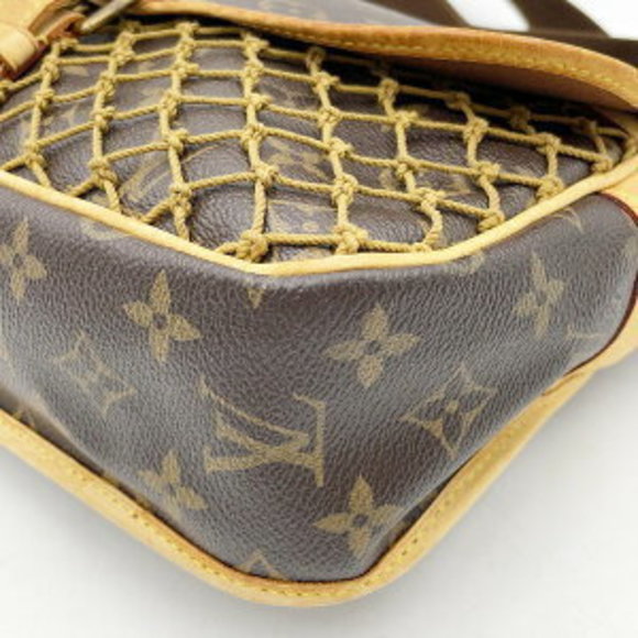 Louis Vuitton Congo PM Monogram Crossbody - Picture 4 of 11